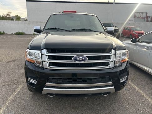 Used 2017 Ford Expedition EL Platinum image 2