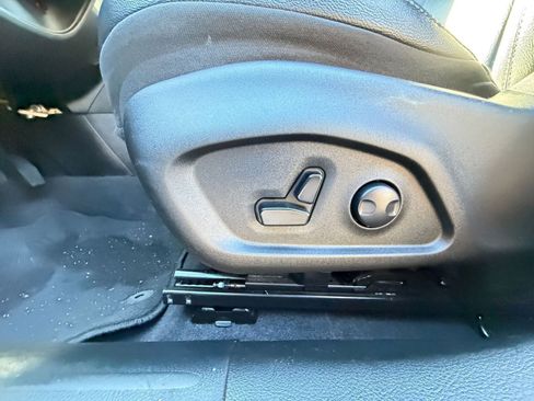 Used 2025 Jeep Compass Limited AWD/4WD image 22