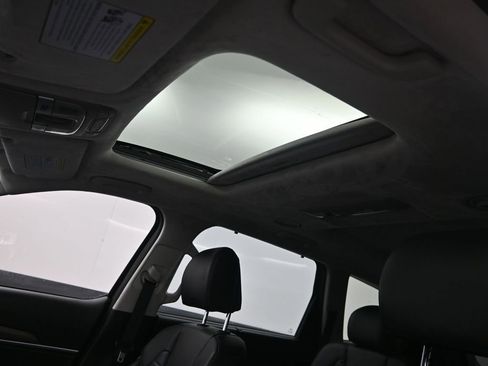 Certified 2022 Kia Telluride SX w/ SX Prestige Package image 30