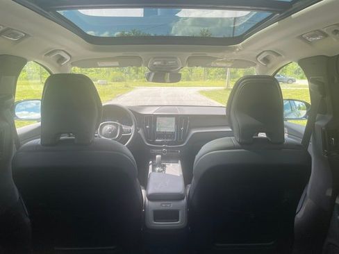 Used 2024 Volvo XC60 B5 Core AWD/4WD image 10