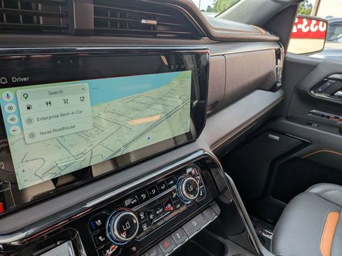 Certified 2025 GMC Sierra 1500 AT4 w/ AT4 Premium Package AWD/4WD image 19