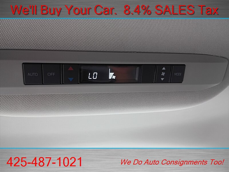 Used 2025 Toyota Sienna LE FWD image 41