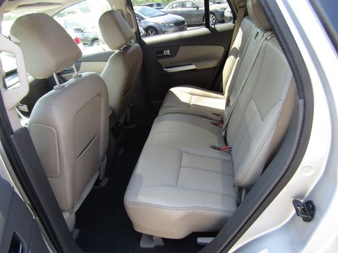 Used 2013 Ford Edge SEL FWD image 17