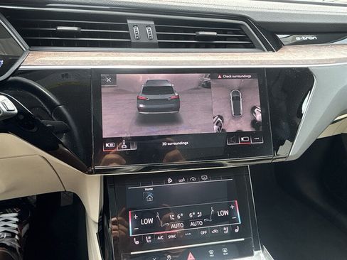 Used 2019 Audi e-tron Premium Plus AWD/4WD image 25