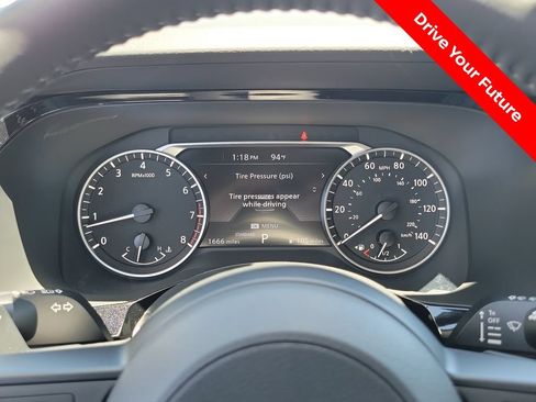 Certified 2025 Nissan Pathfinder SV FWD image 9