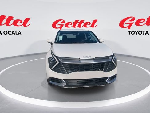 Used 2025 Kia Sportage LX image 3