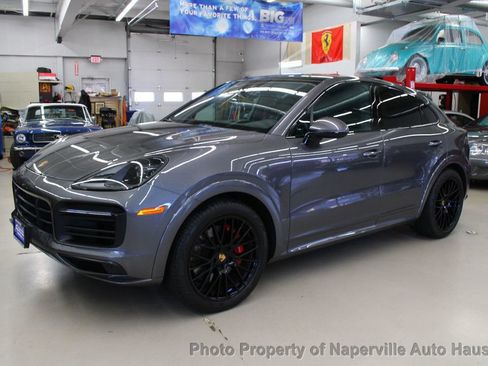 Used 2023 Porsche Cayenne GTS w/ Premium Package AWD/4WD image 57