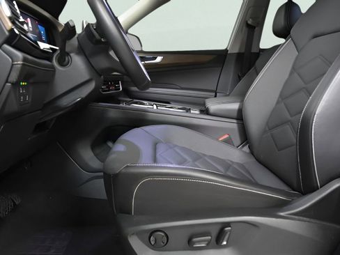 Used 2024 Volkswagen Atlas SE image 16