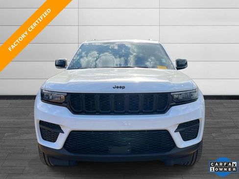 Used 2024 Jeep Grand Cherokee Altitude image 7