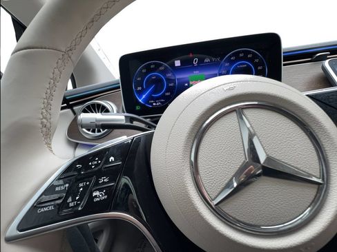 Used 2023 Mercedes-Benz EQS 450+ Sedan image 39
