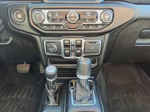 Used 2022 Jeep Wrangler Unlimited Sahara w/ LED Lighting Group image 17