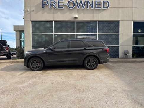 Used 2025 Ford Explorer ST-Line w/ Premium Package image 1