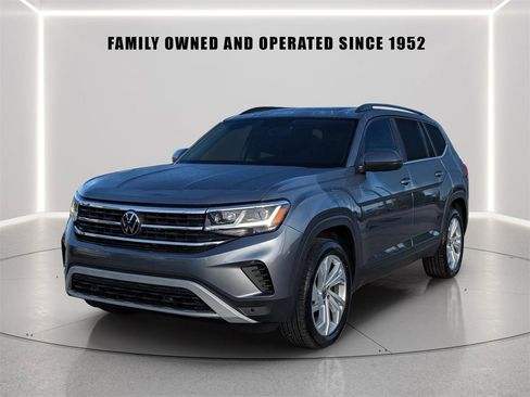 Certified 2023 Volkswagen Atlas SE w/ Panoramic Sunroof Package image 8