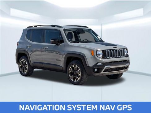 Used 2023 Jeep Renegade Latitude AWD/4WD image 8