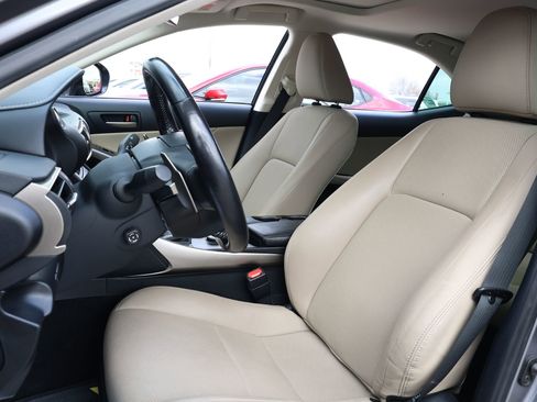 Used 2020 Lexus IS 300 w/ Premium Package image 28