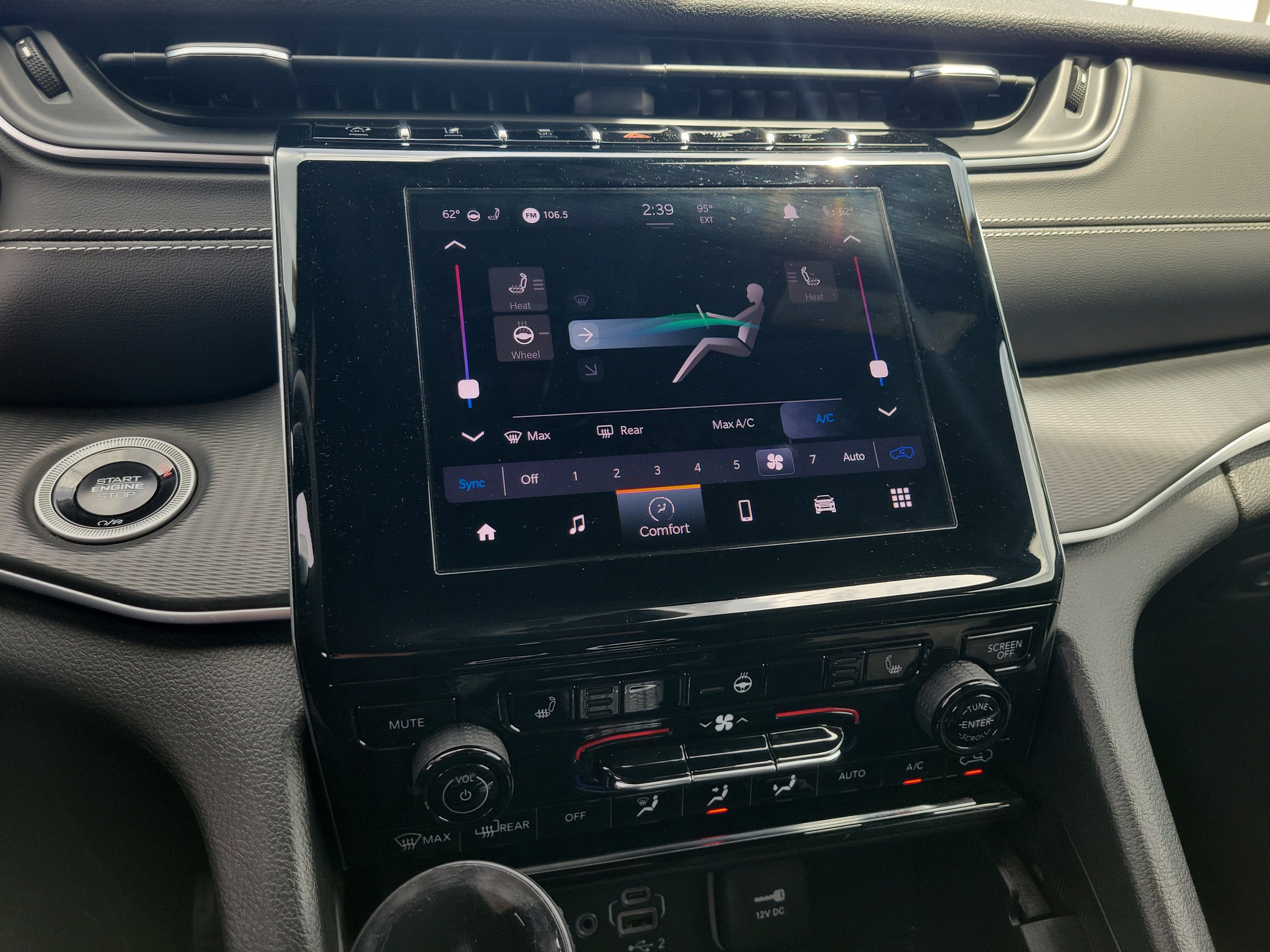 Used 2024 Jeep Grand Cherokee Altitude RWD image 23