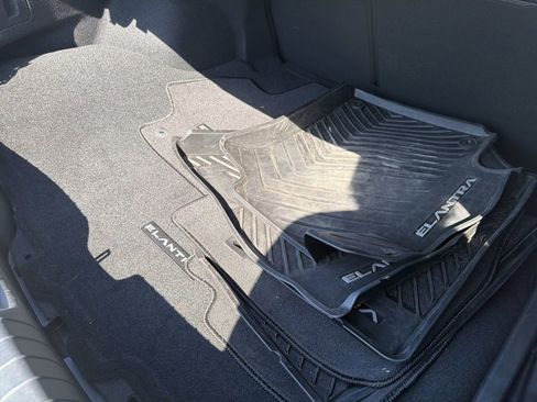 Used 2025 Hyundai Elantra SEL FWD image 27