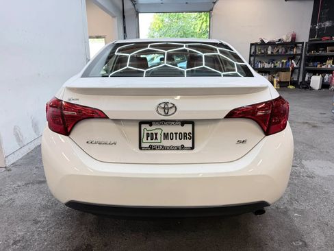 Used 2018 Toyota Corolla SE FWD image 6