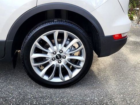 Used 2017 Lincoln MKC Reserve image 12