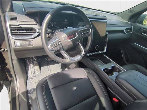 Used 2024 GMC Acadia Elevation image 10