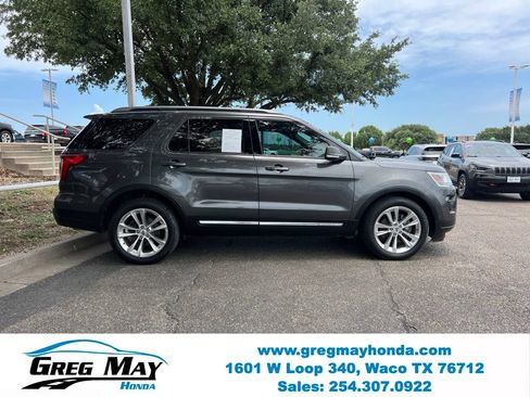 Used 2019 Ford Explorer XLT w/ Equipment Group 202A FWD image 9