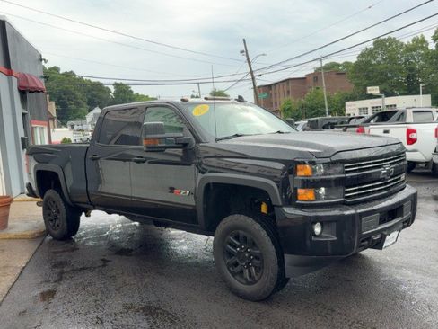 Used 2016 Chevrolet Silverado 2500 LT w/ Midnight Edition AWD/4WD image 4