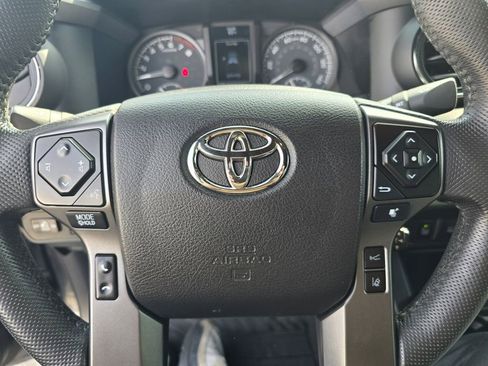Used 2021 Toyota Tacoma TRD Off-Road w/ Technology Package AWD/4WD image 23