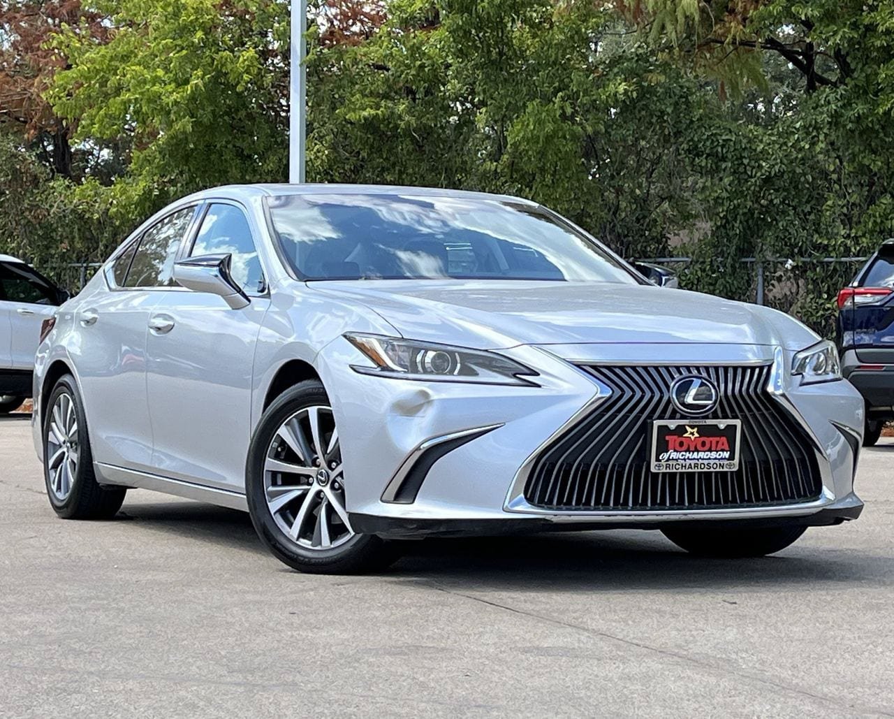 Used 2021 Lexus ES 350 w/ Accessory Package FWD image 2