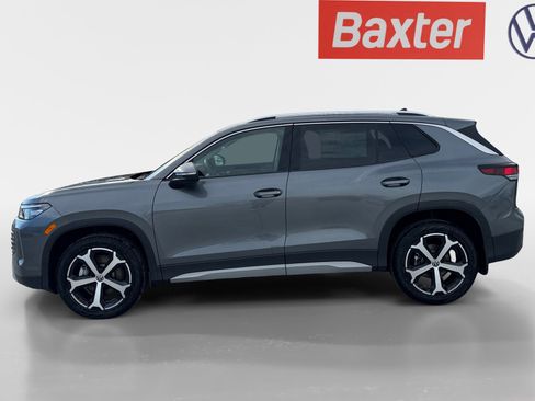 New 2025 Volkswagen Tiguan SE image 8