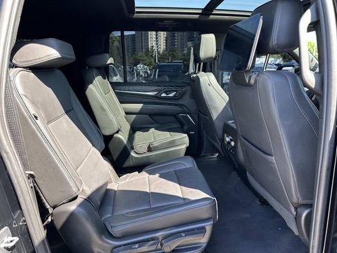 Used 2023 GMC Yukon XL Denali w/ Denali Reserve Package AWD/4WD image 13