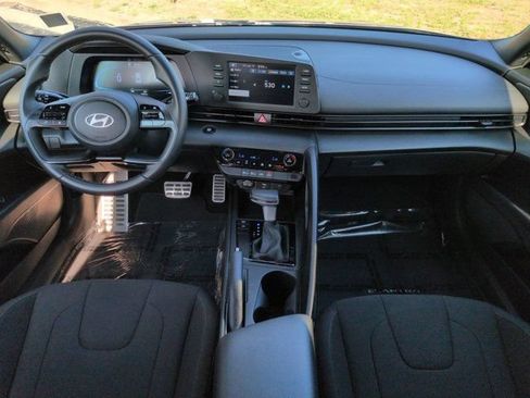 Used 2025 Hyundai Elantra Sport FWD image 13