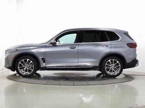 Used 2024 BMW X5 xDrive50e AWD/4WD image 4