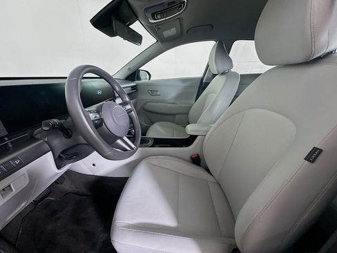 Used 2025 Hyundai Kona SEL image 13