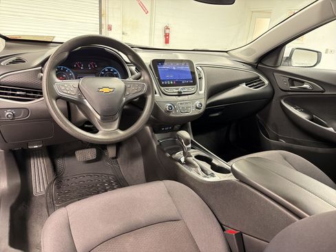 Used 2025 Chevrolet Malibu LT FWD image 28
