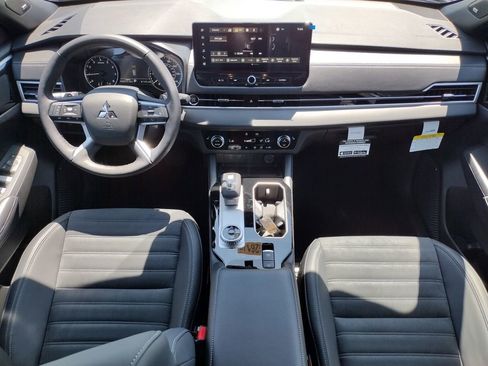 New 2026 Mitsubishi Outlander LE AWD/4WD image 2
