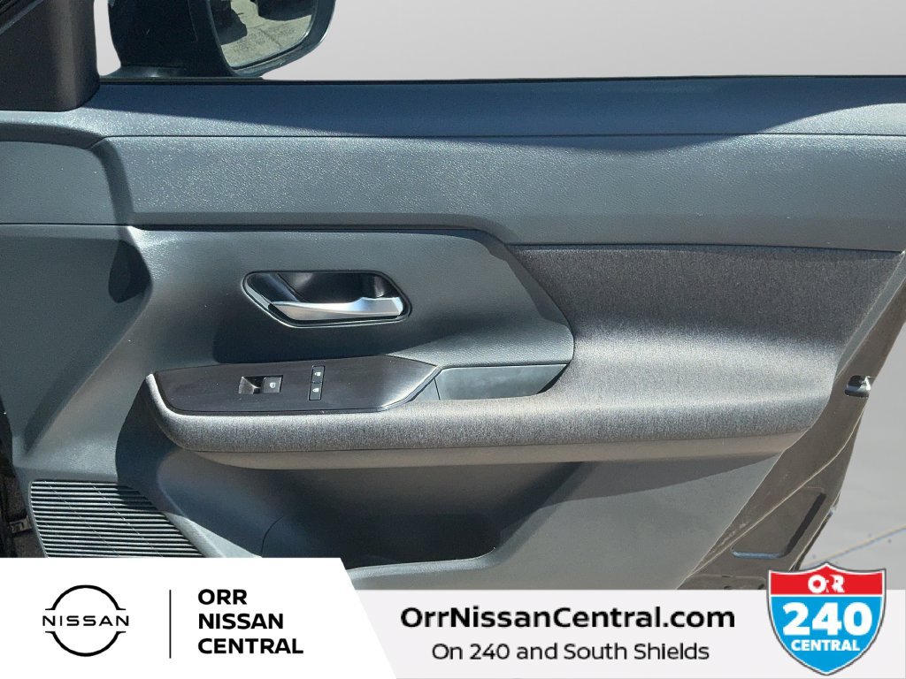 Used 2025 Nissan Kicks SV FWD image 10