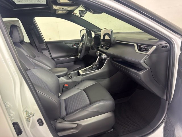 Used 2025 Toyota RAV4 XSE w/ Advanced Technology Package AWD/4WD image 4