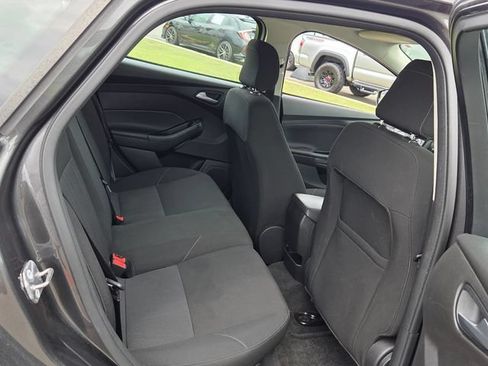 Used 2018 Ford Focus SE FWD image 13