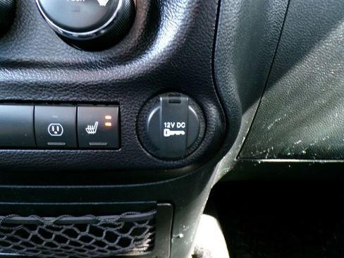 Used 2016 Jeep Wrangler Unlimited Rubicon image 27