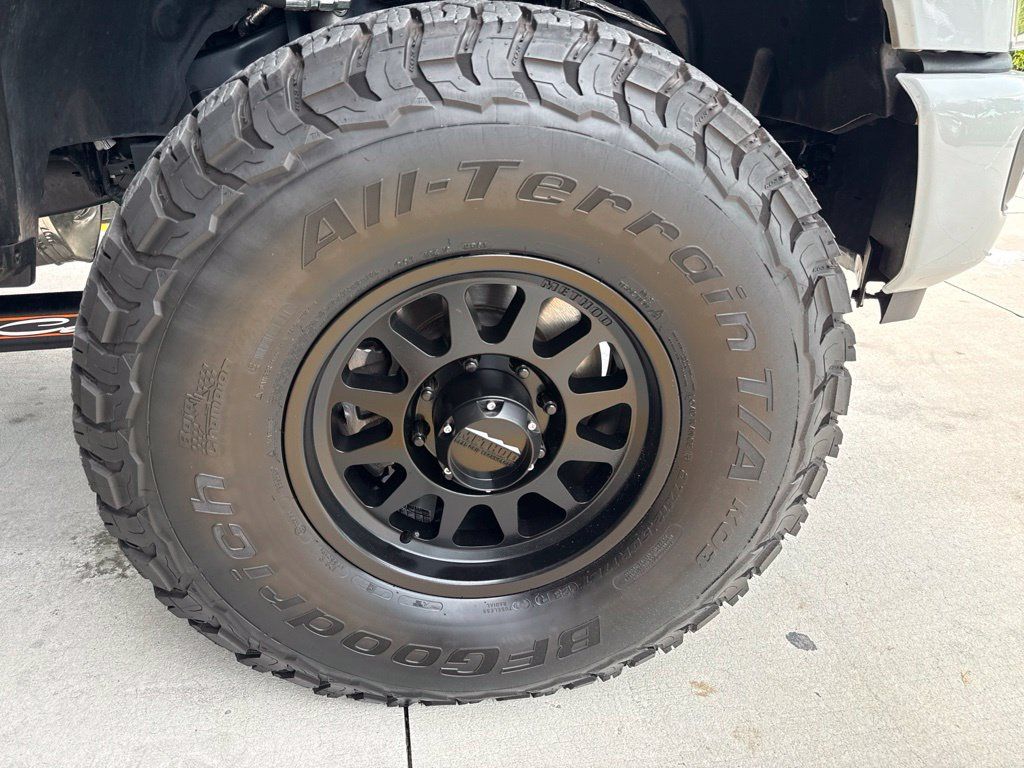 Used 2026 Ford F350 Platinum w/ Tremor Off-Road Package AWD/4WD image 12
