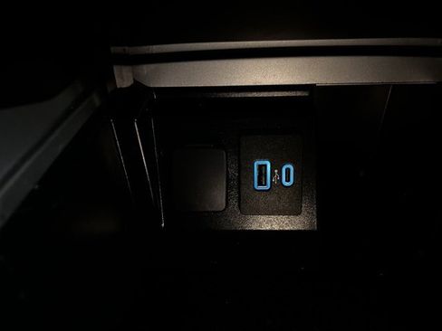 Used 2023 Ford Explorer XLT w/ Equipment Group 202A image 20