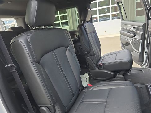 New 2025 Jeep Wagoneer L Series II image 11