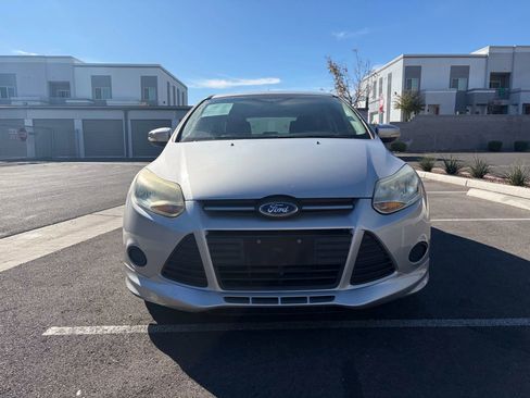 Used 2014 Ford Focus SE image 2