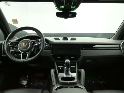 Used 2019 Porsche Cayenne AWD/4WD image 14