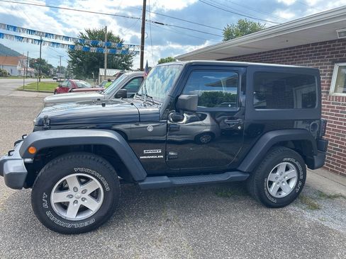 Used 2017 Jeep Wrangler Sport w/ Quick Order Package 24S image 2