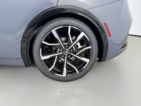 New 2026 Toyota Prius Plug-In Hybrid FWD image 30