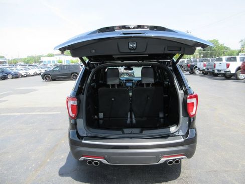 Used 2018 Ford Explorer Platinum AWD/4WD image 8