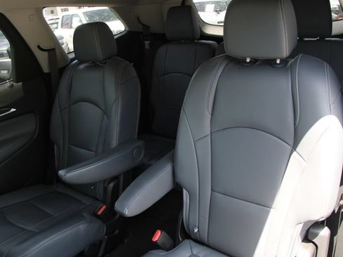 Used 2020 Buick Enclave Essence FWD image 29