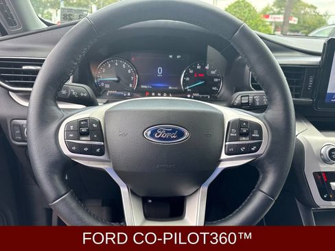 Certified 2022 Ford Explorer XLT w/ Equipment Group 202A AWD/4WD image 18