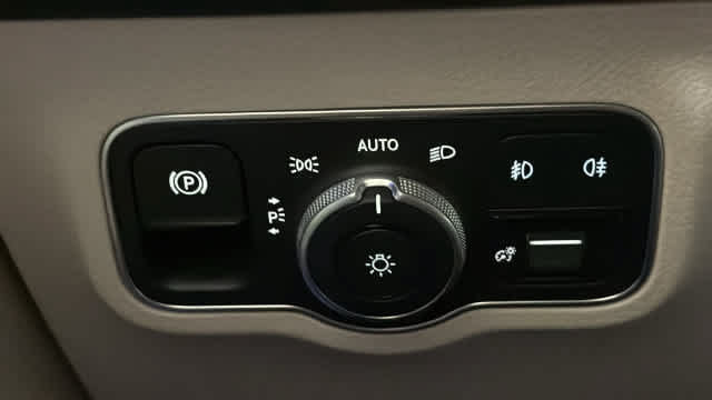 Certified 2026 Mercedes-Benz GLB 250 4MATIC image 18